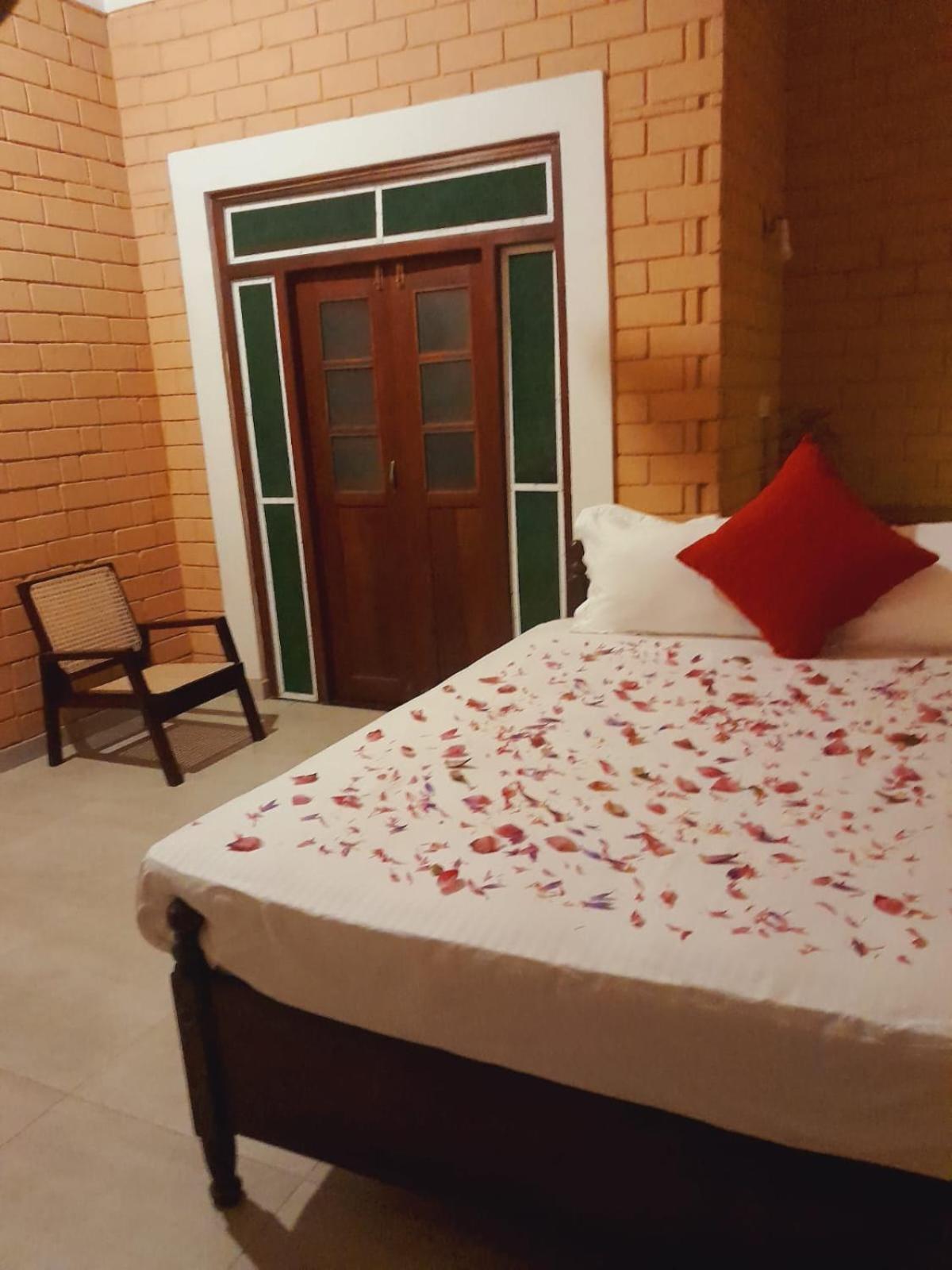 Laliz Bed & Breakfast Galle Exterior photo